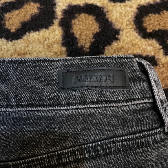 Dark Wash Crop Denim Jeans - Picture 6 of 8